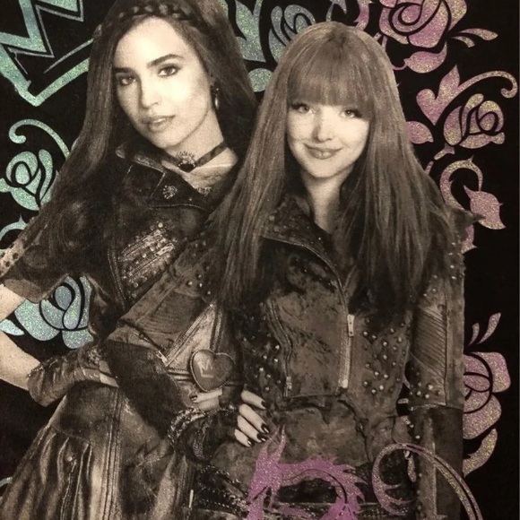 Set of 3 Disney descendants 2 shirts tops - Picture 1 of 8